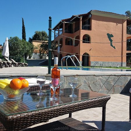 דאסיה Ziogas Luxury Apartments מראה חיצוני תמונה