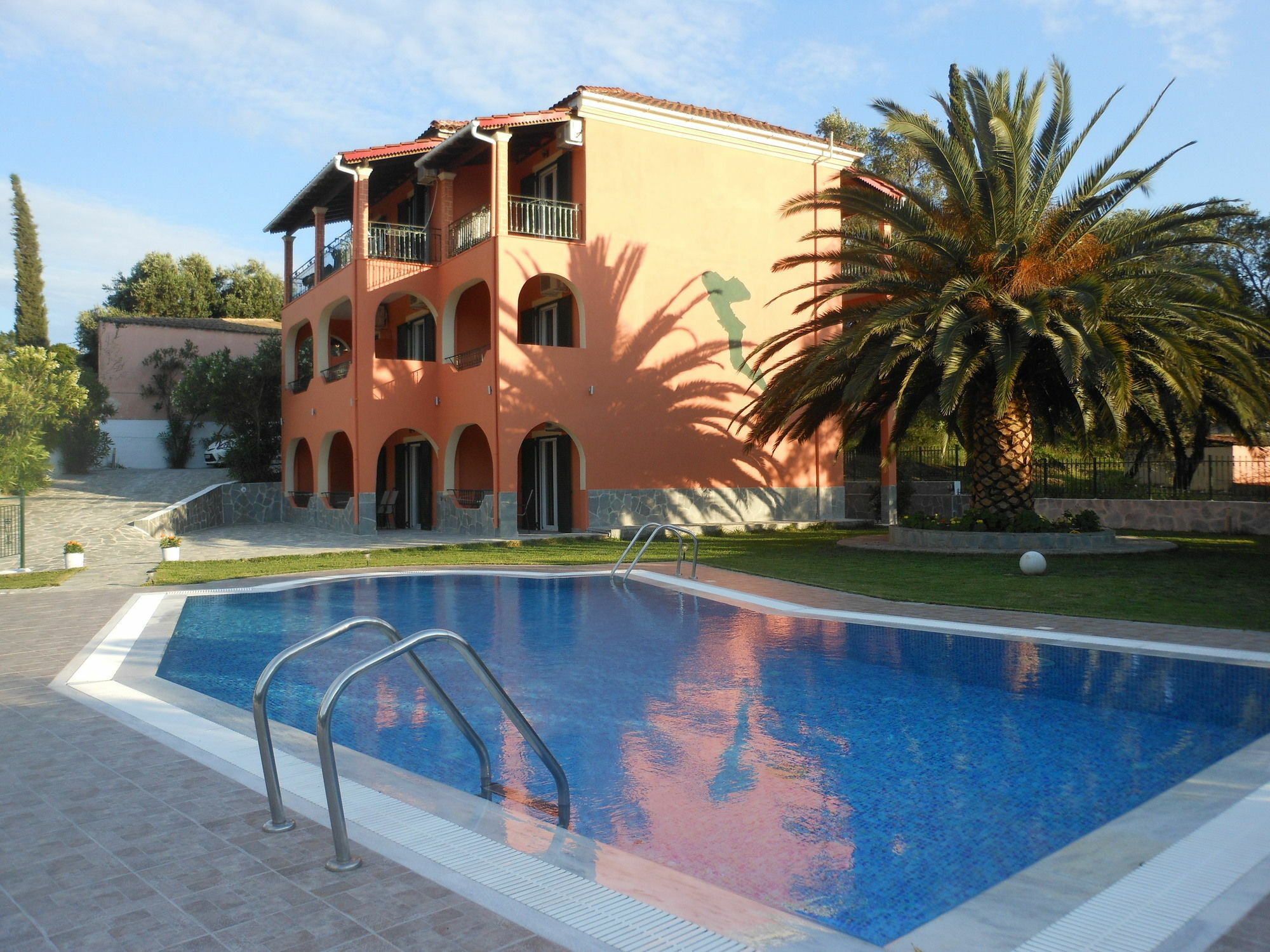דאסיה Ziogas Luxury Apartments מראה חיצוני תמונה